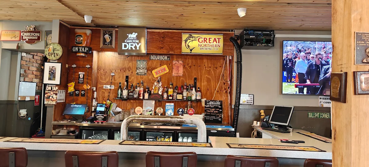 Vibe, Commercial Hotel
