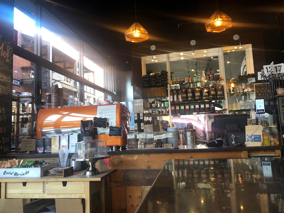 Vibe, Café Fellini