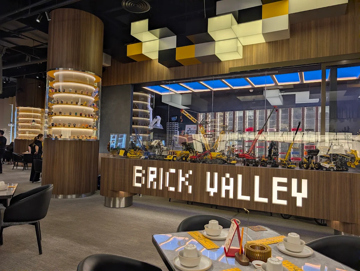 Vibe, Brick Valley Yumcha & Bar - The Glen