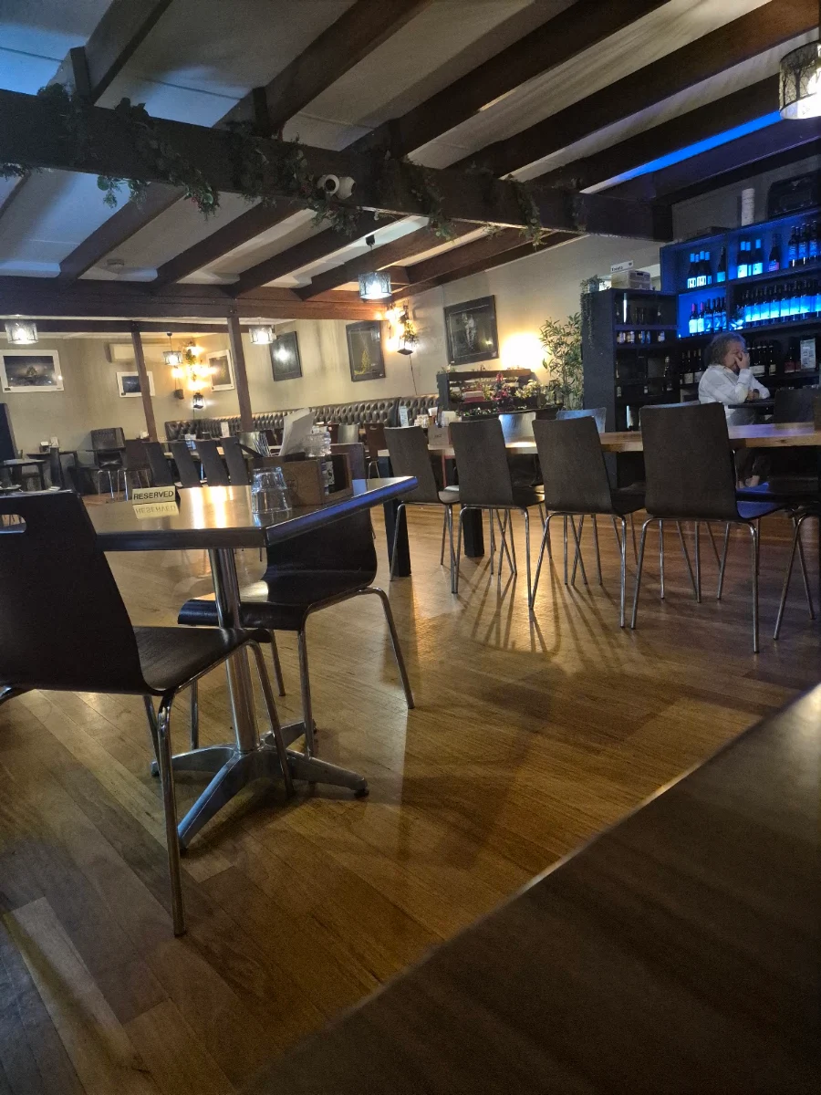 Vibe, Bunya Mountains Tavern