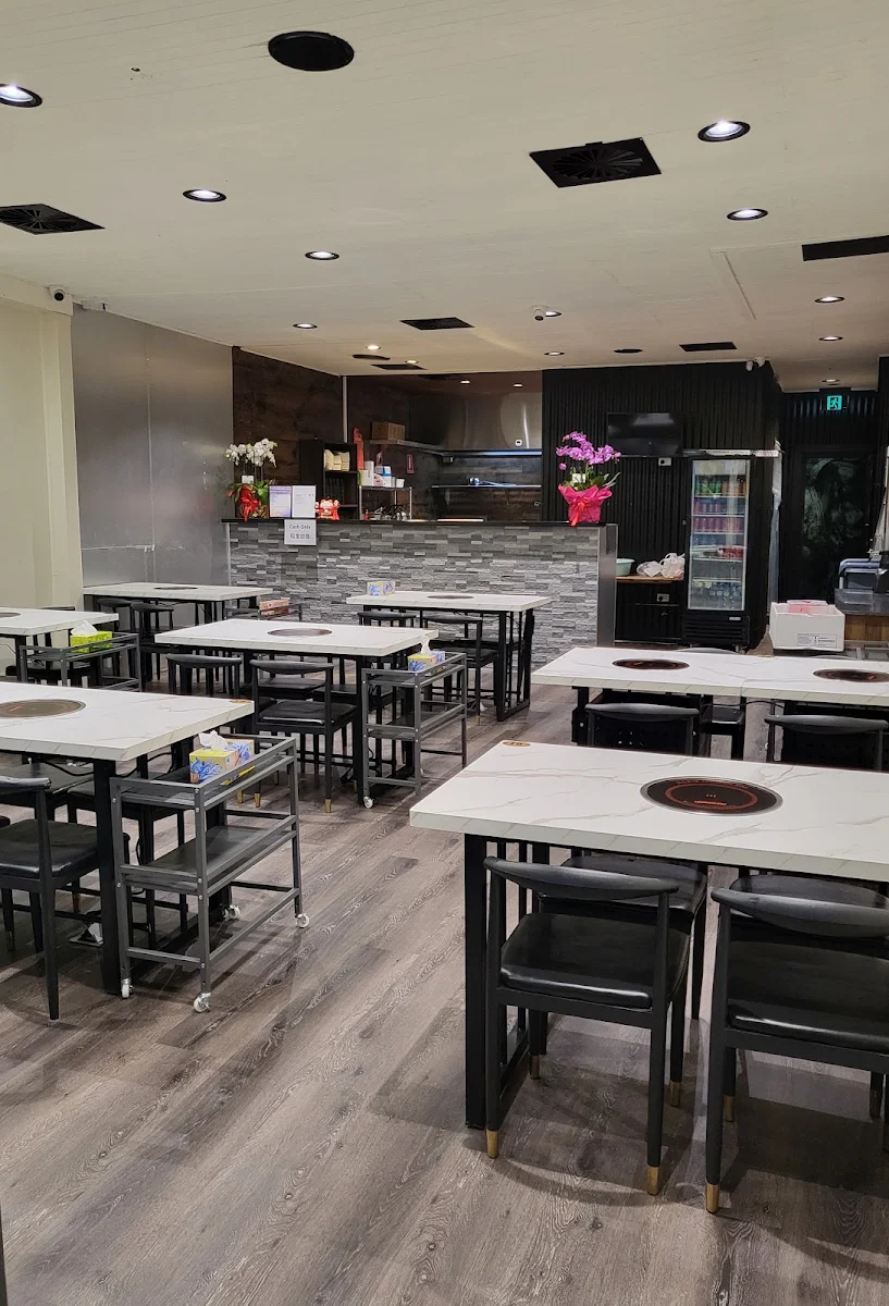 Vibe, New Idea Hotpot (牛煮意火煱店)