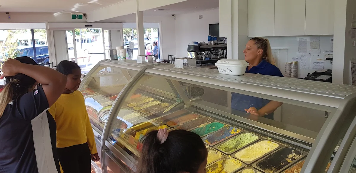 Vibe, Tooradin Icecream Shop