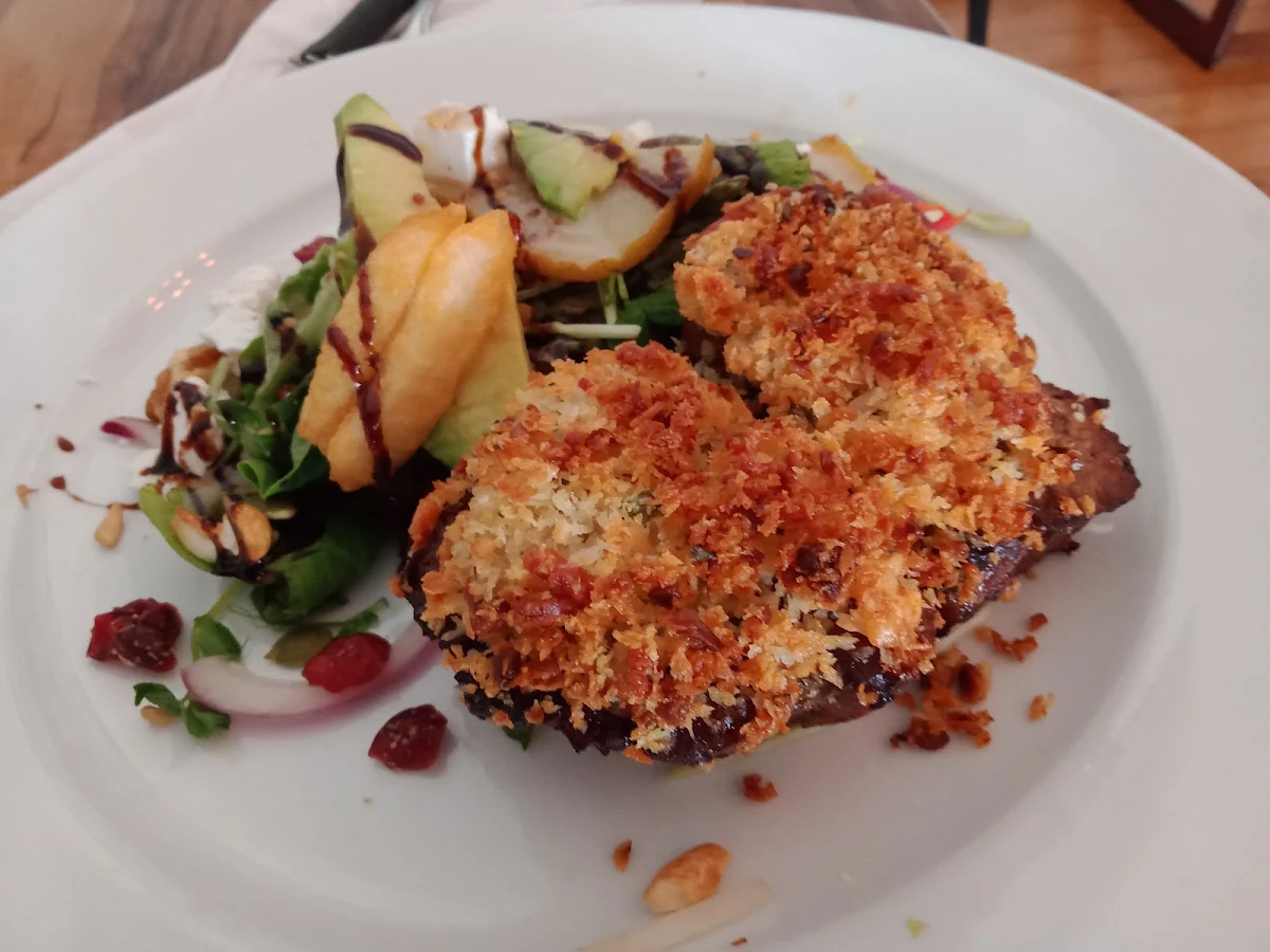 Food & drink, Highway Hotel