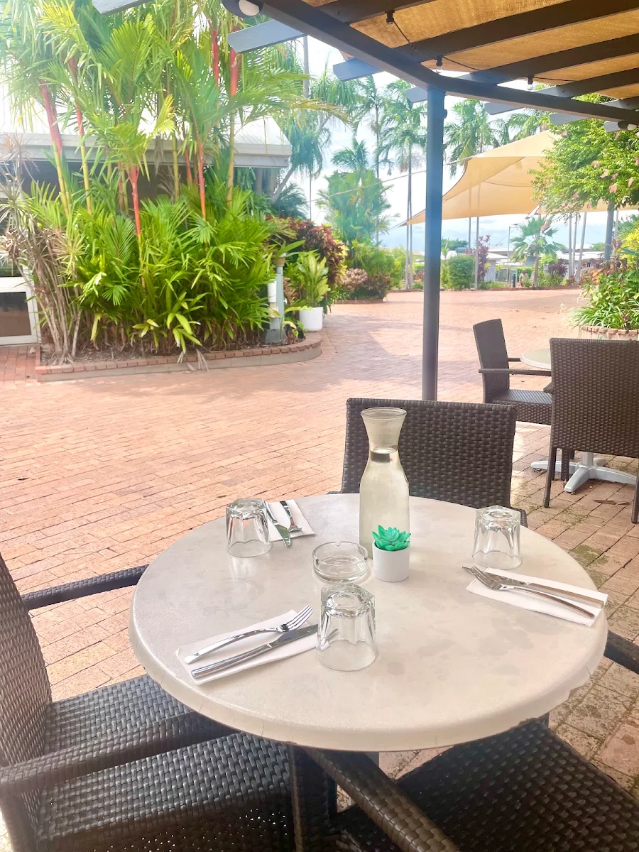 Vibe, SOLE RESTAURANT & BAR