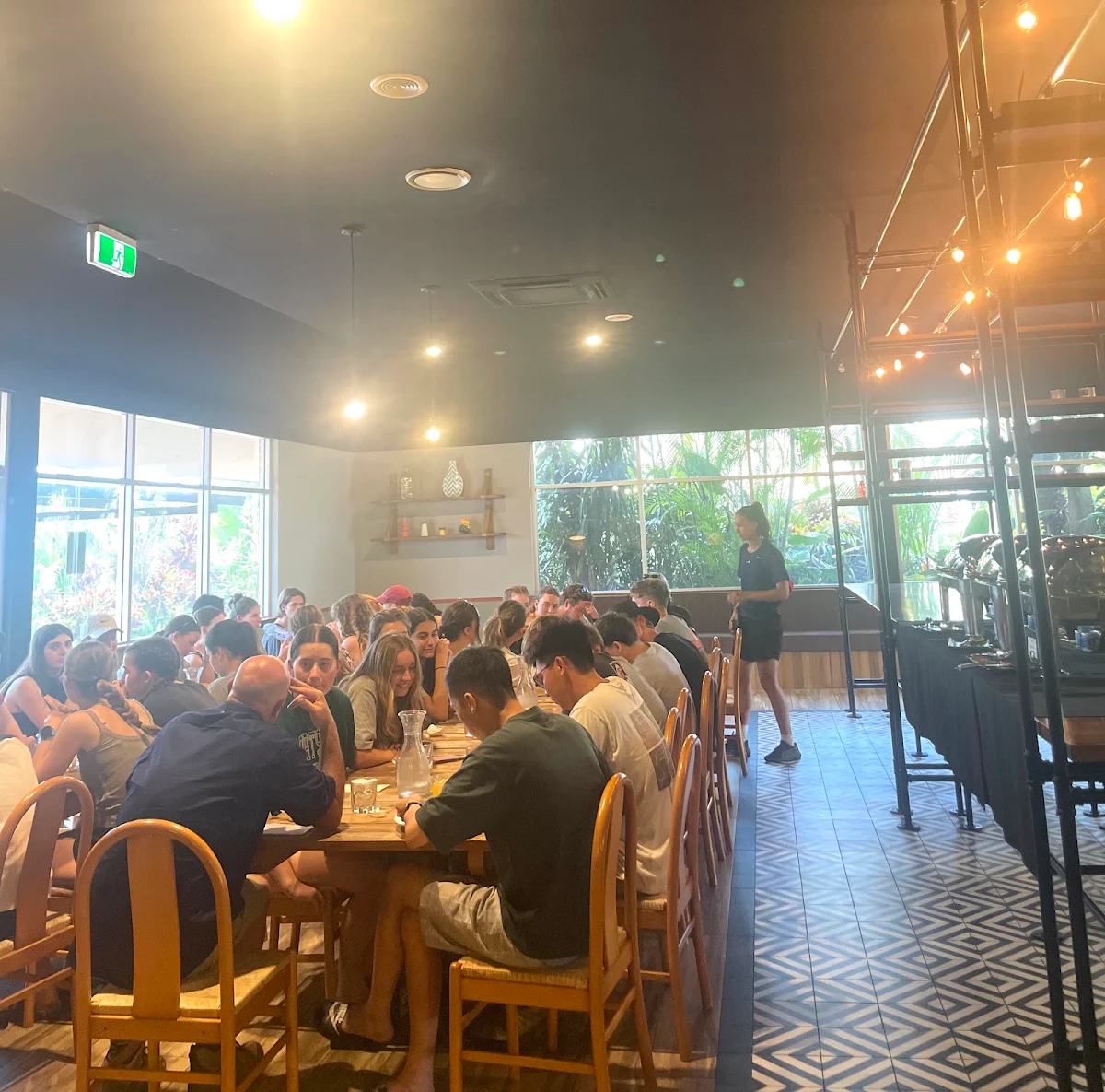 Vibe, SOLE RESTAURANT & BAR
