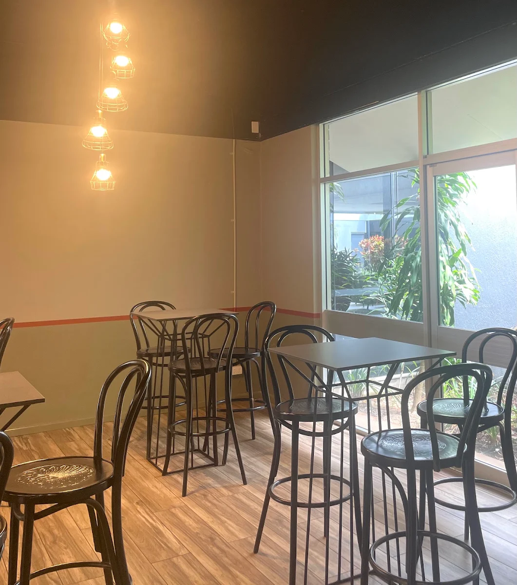 Vibe, SOLE RESTAURANT & BAR