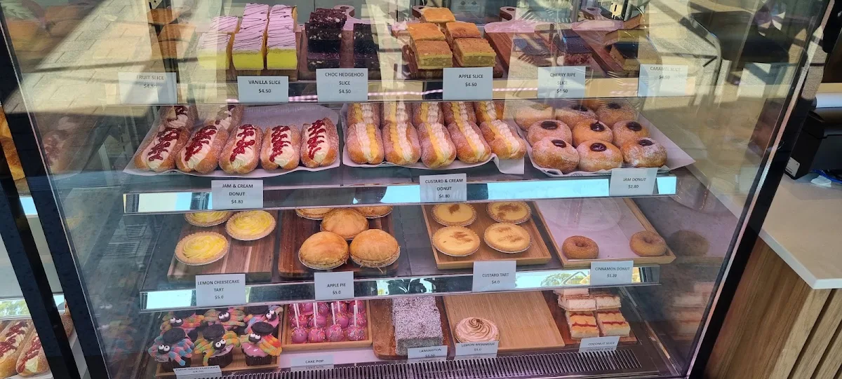 Vibe, Oscar's Bakery