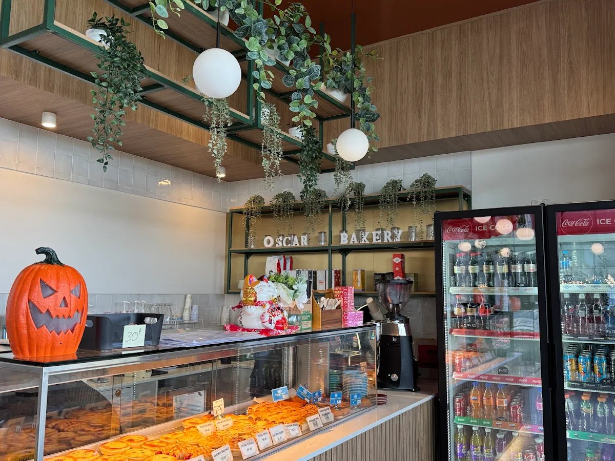 Vibe, Oscar's Bakery
