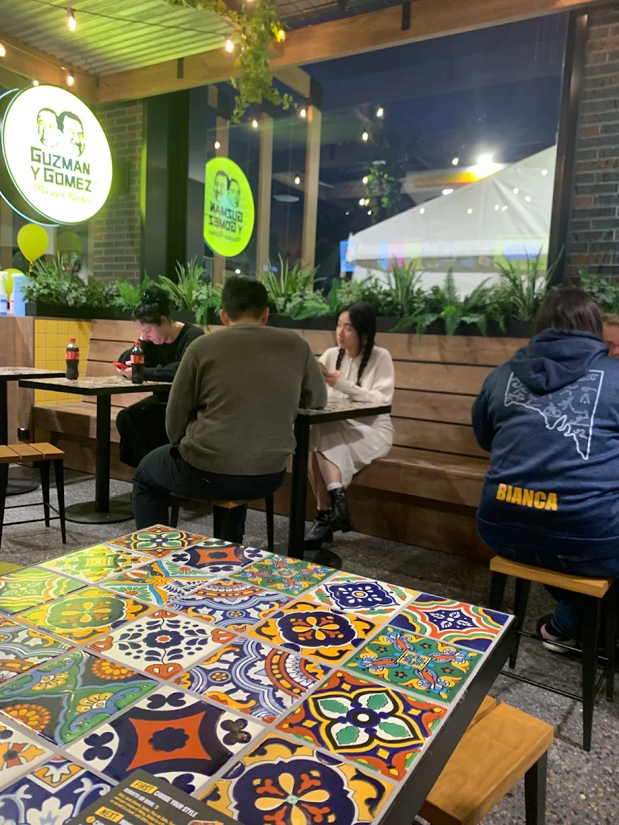 Vibe, Guzman y Gomez - Hendon