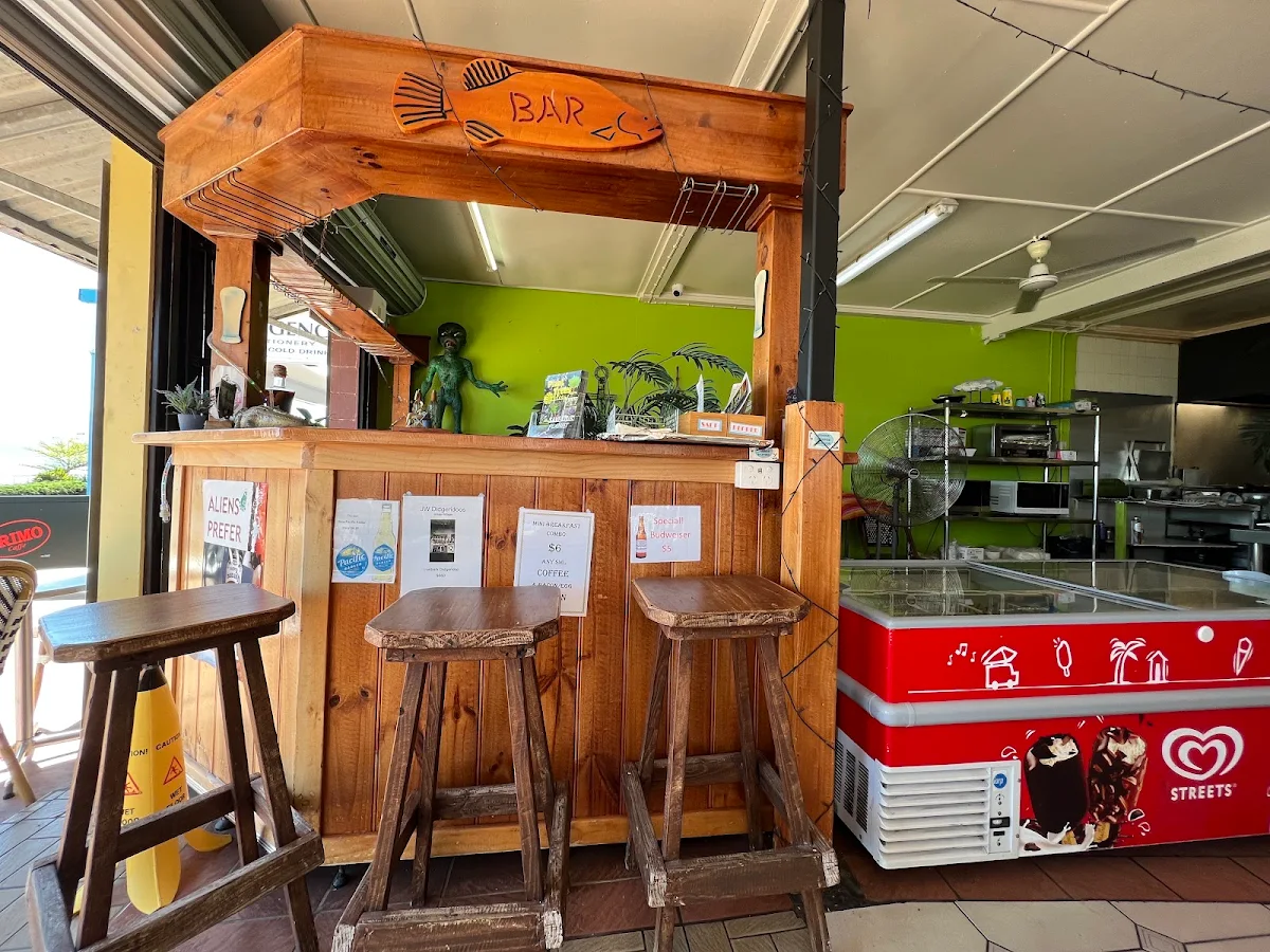 Vibe, Cardwell Seaview Deli Cafe
