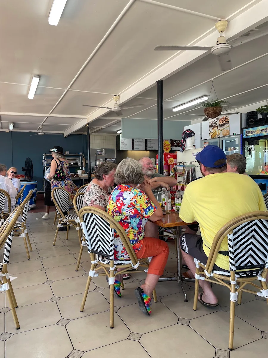 Vibe, Cardwell Seaview Deli Cafe