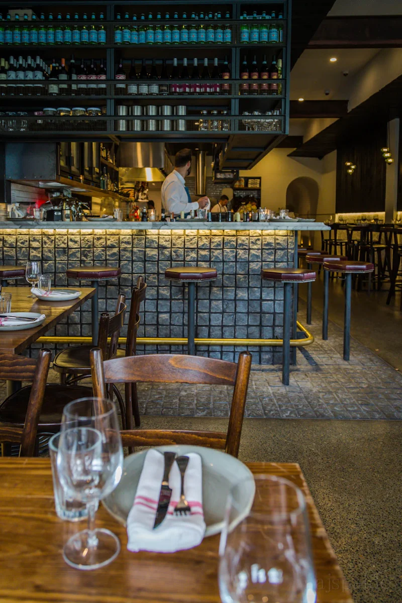 Vibe, Locale Sourdough Pizzeria