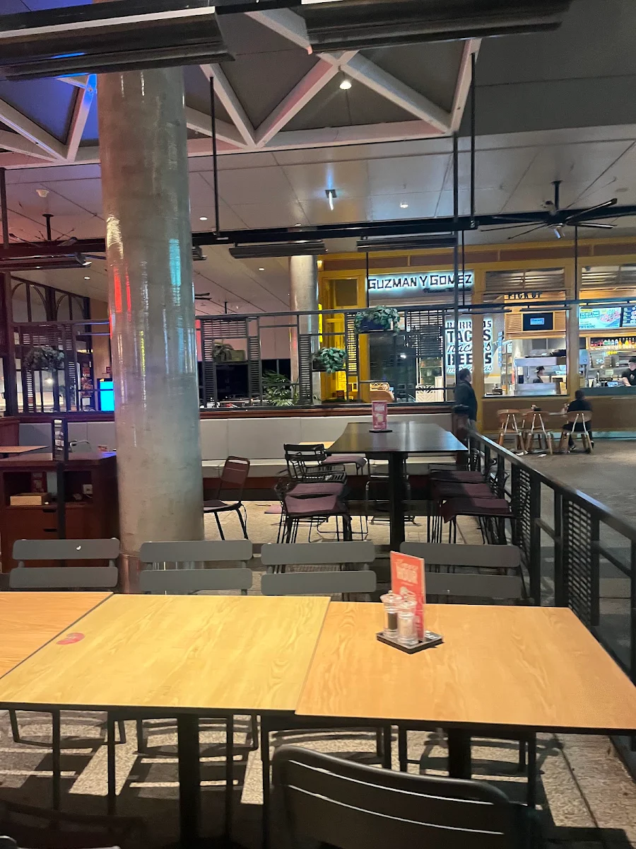 Vibe, Guzman y Gomez - Greenhills