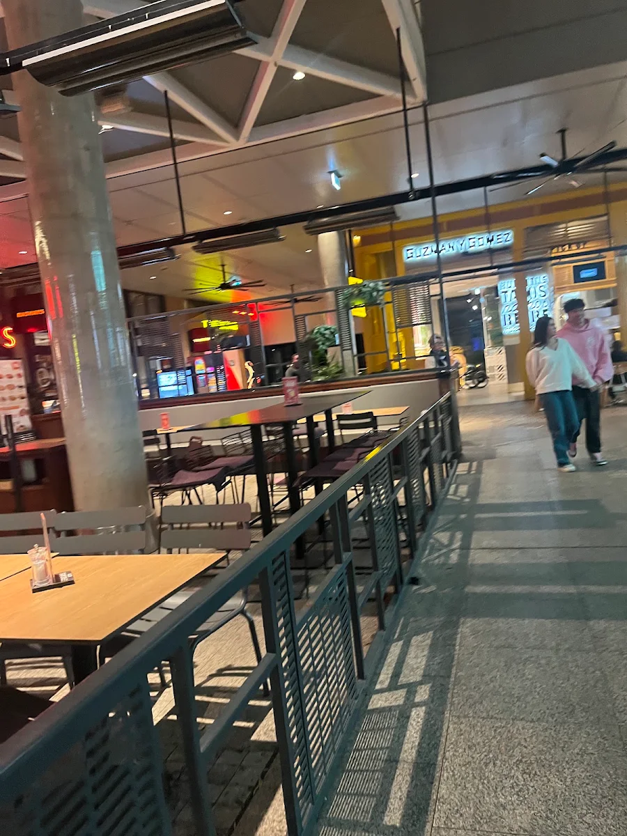 Vibe, Guzman y Gomez - Greenhills