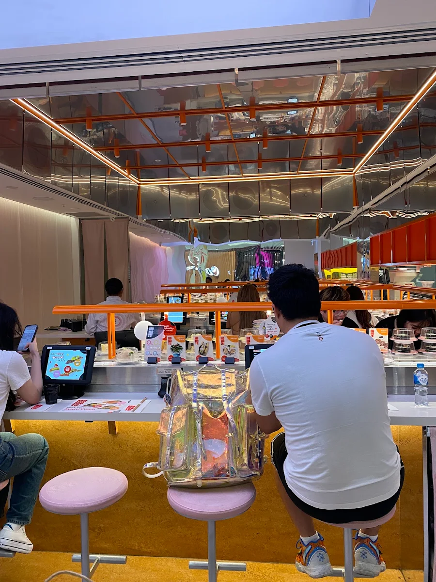 Vibe, Momoto World Square