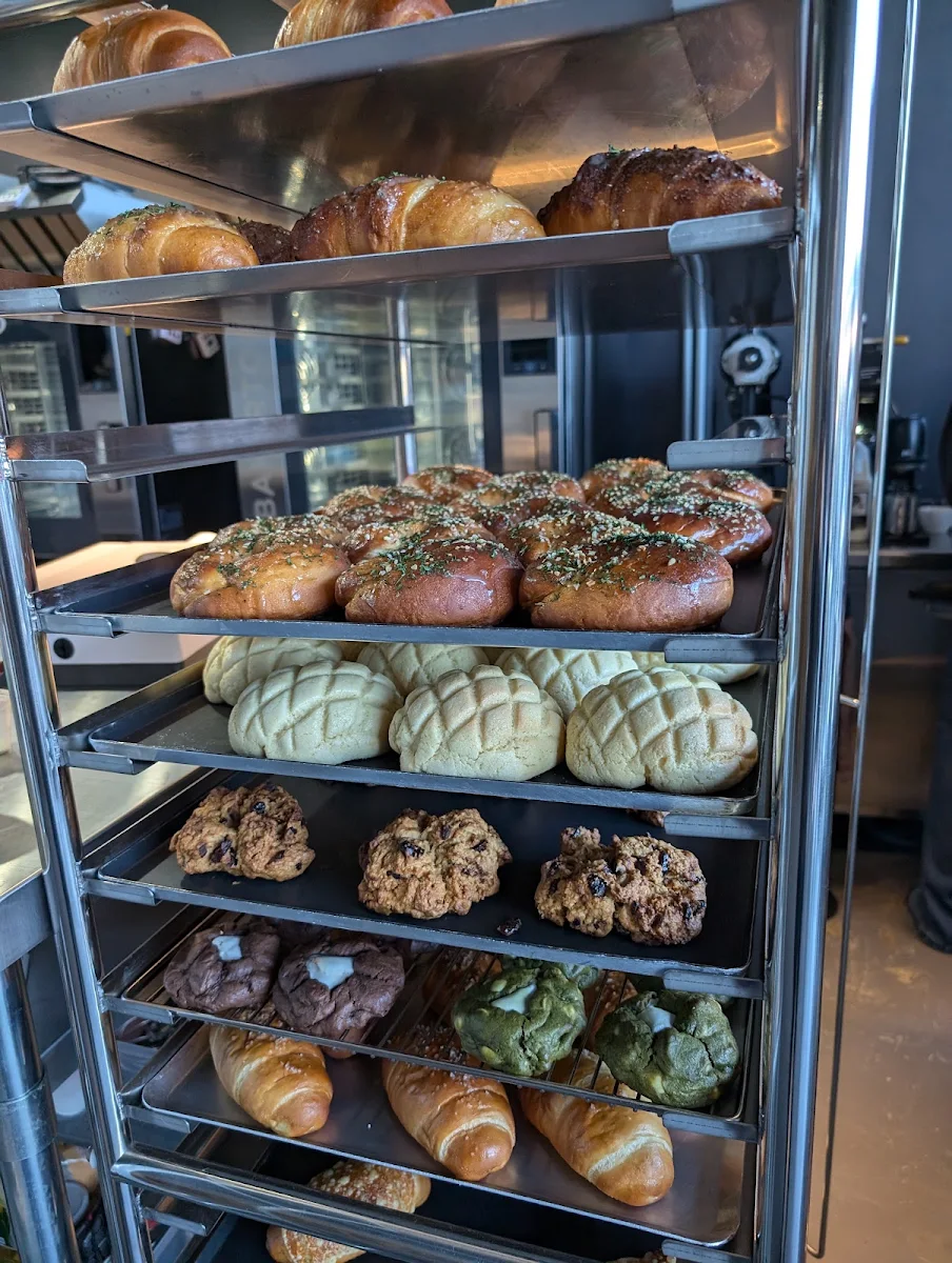 Vibe, Plot Coffee & Bakery