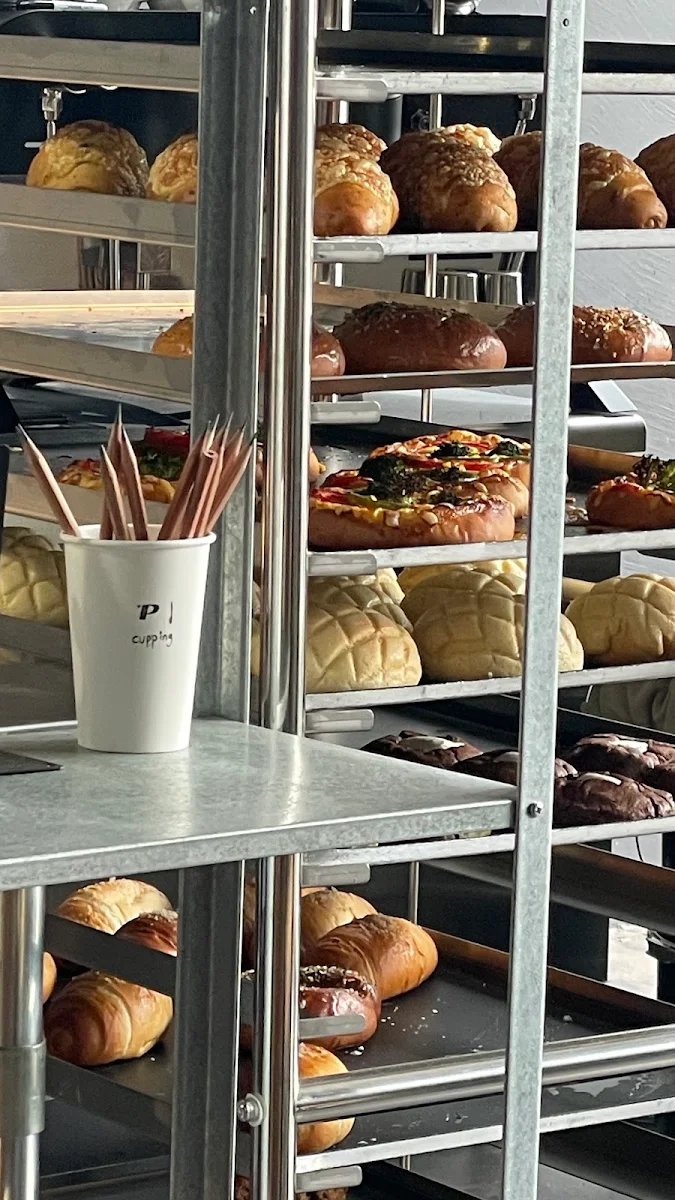 Vibe, Plot Coffee & Bakery
