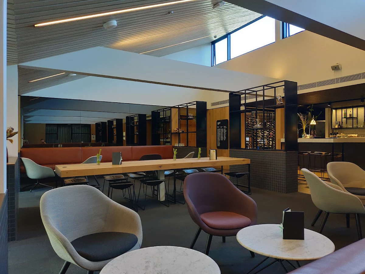 Vibe, Monash Club