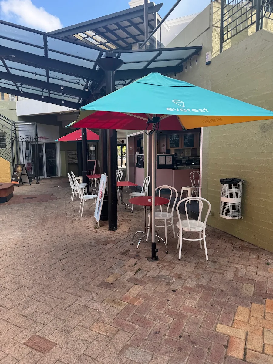 Vibe, Freo Icecream & Waffles