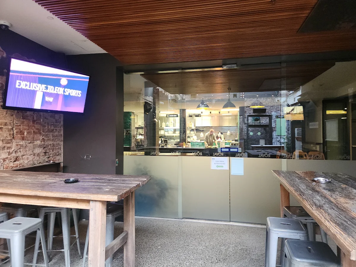 Vibe, The Royal Hotel QBN