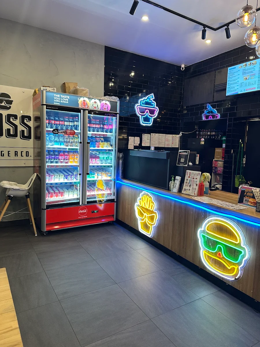 Vibe, Boss Burger Co. Kingston