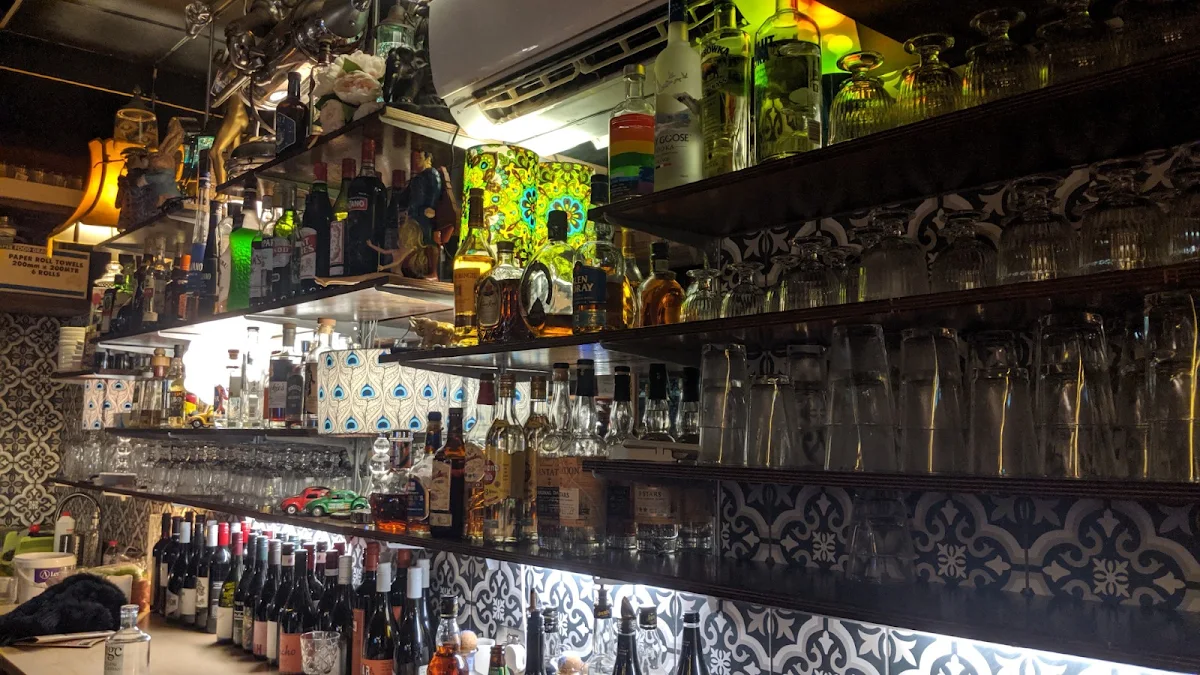 Vibe, Babylon Bar Darwin