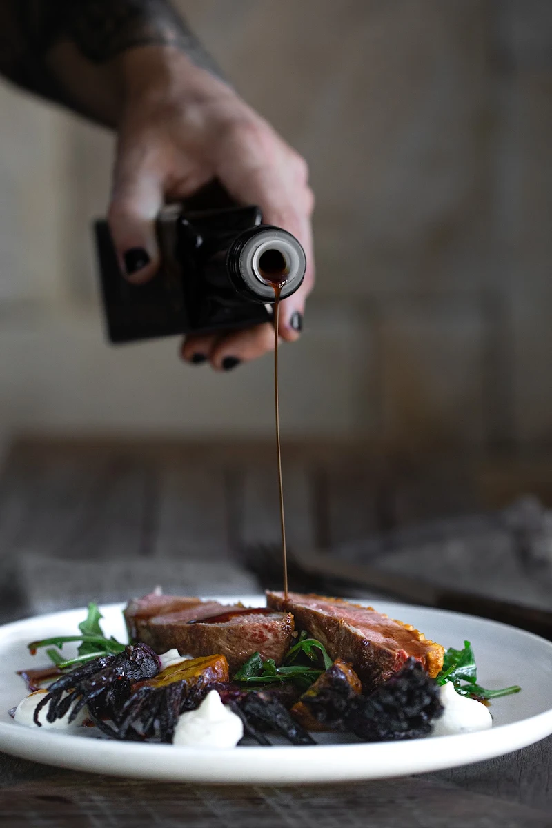 Food & drink, Saddles Mount White
