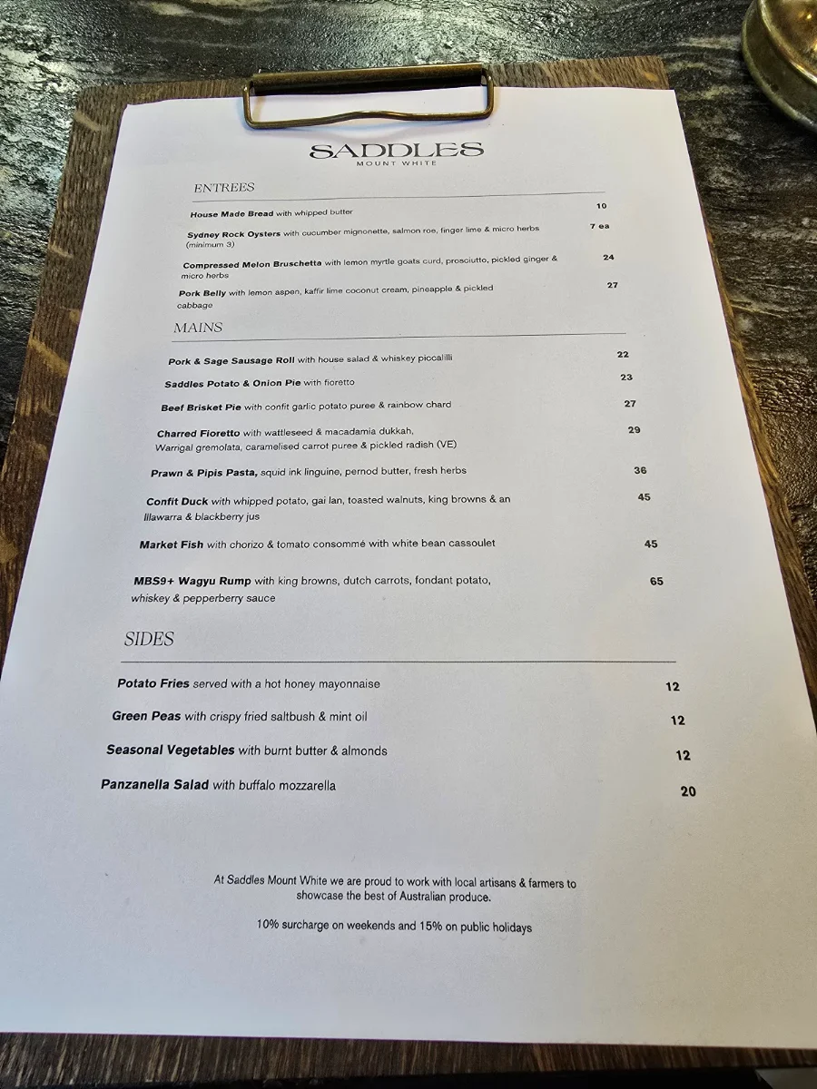 Menu, Saddles Mount White