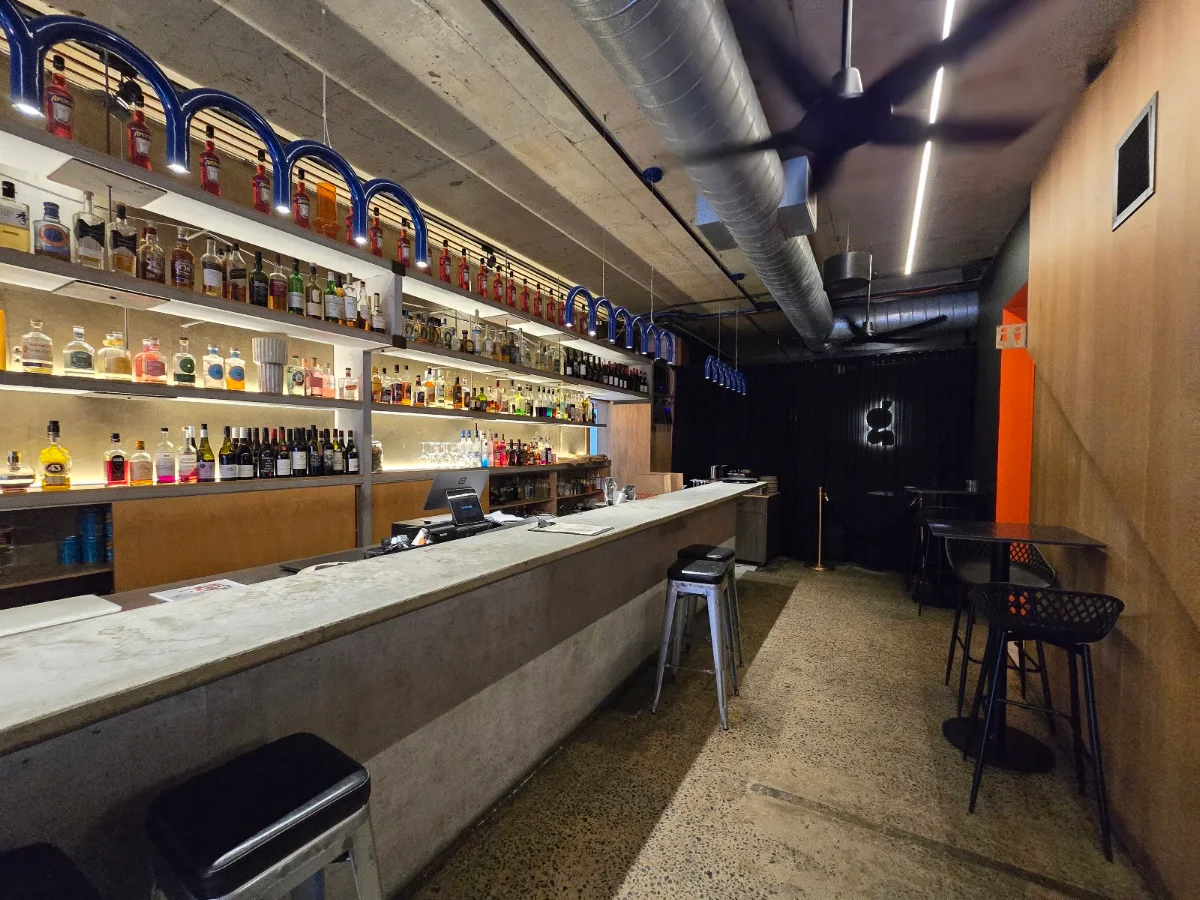 Vibe, Gerries Bar