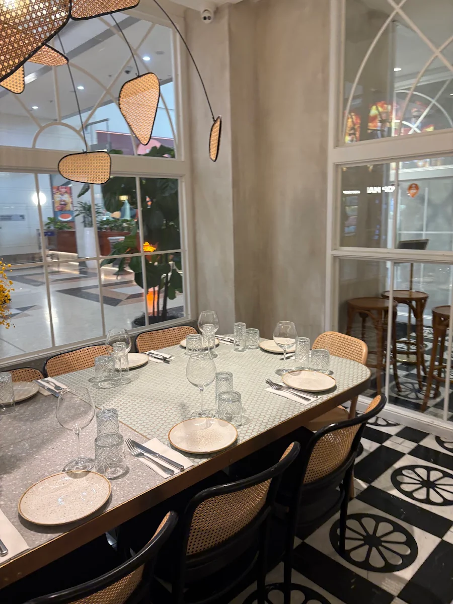 Vibe, Al Aseel Restaurant Castle Hill