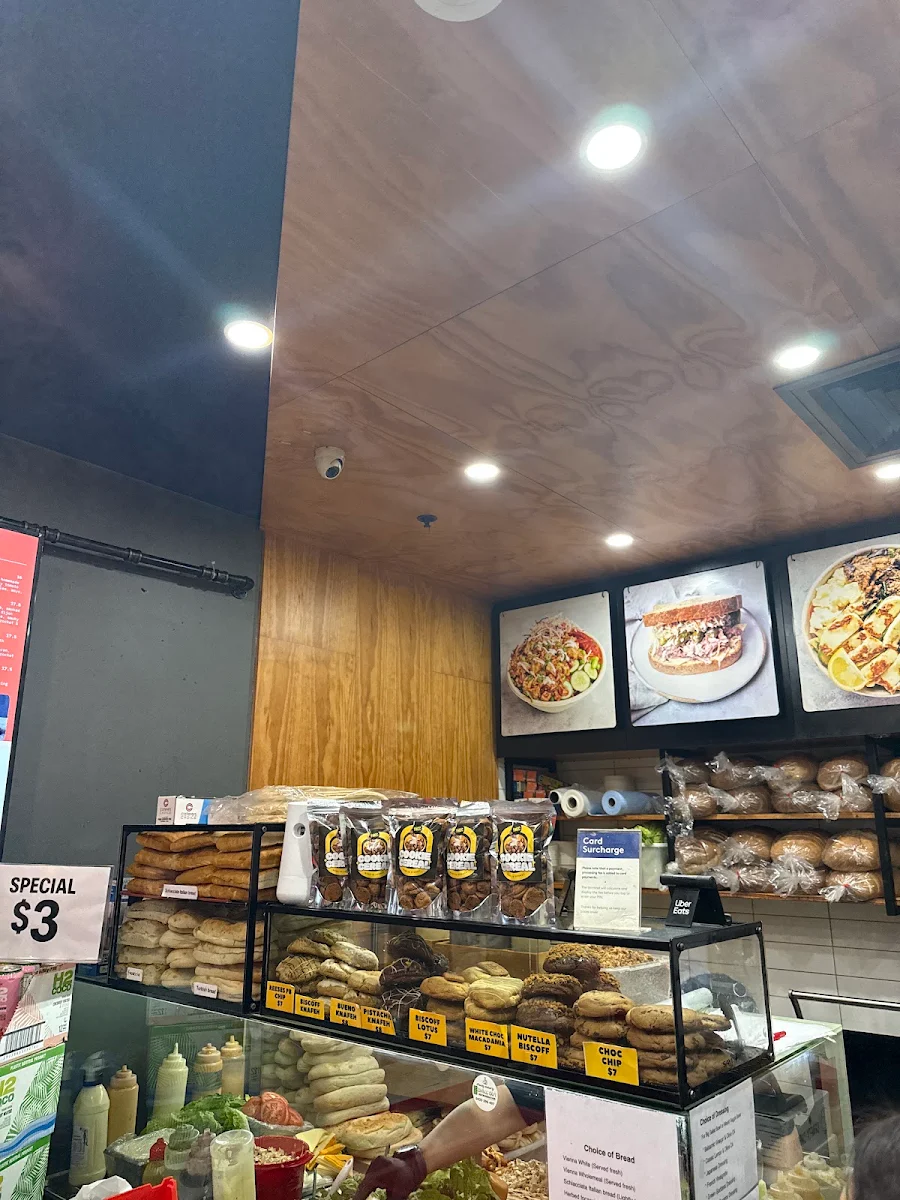 Vibe, The sandwich stop