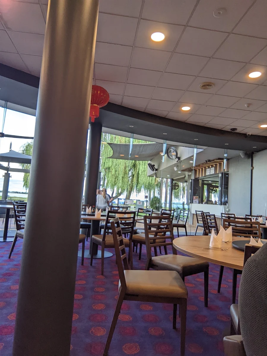 Vibe, Golden Inn