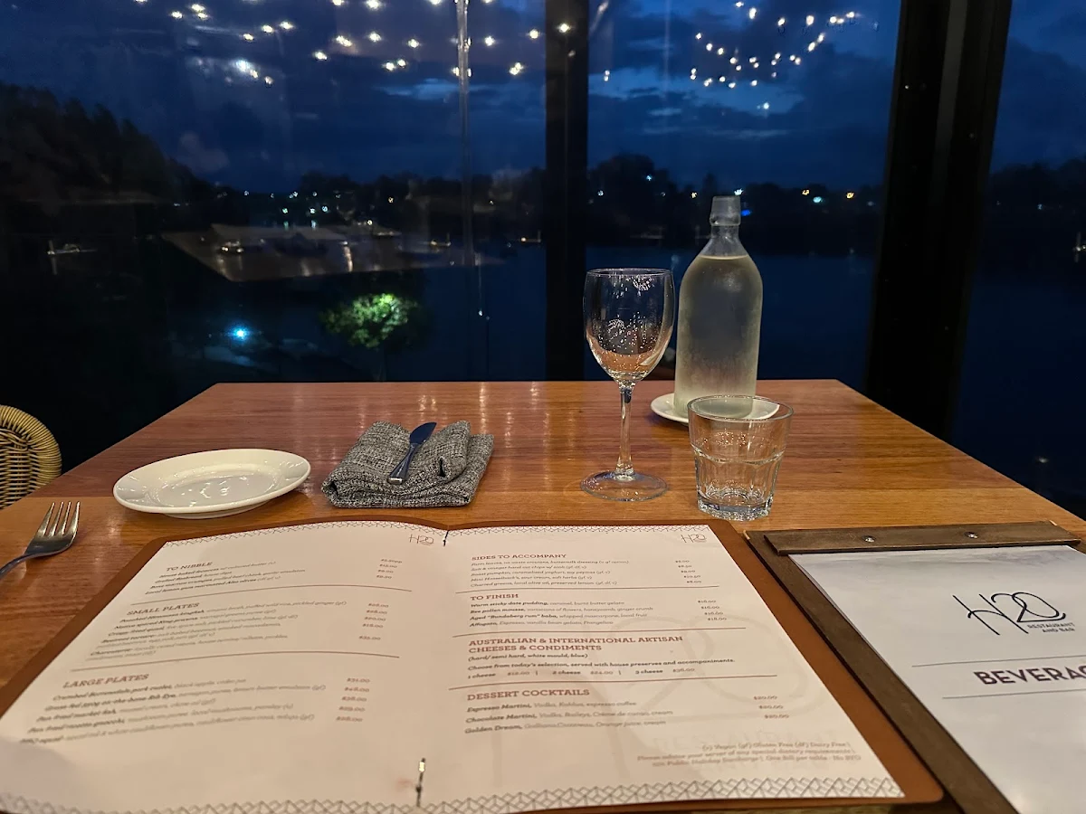 Menu, H20 Restaurant & Bar