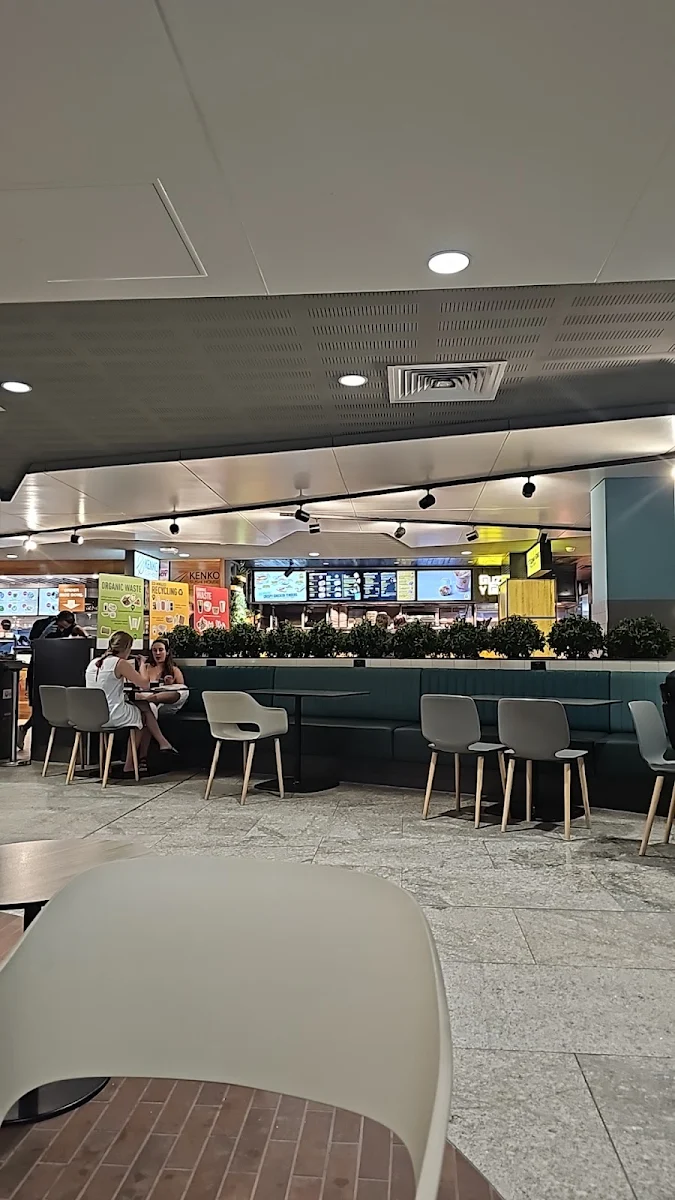 Vibe, Guzman y Gomez - University of Queensland Refectory