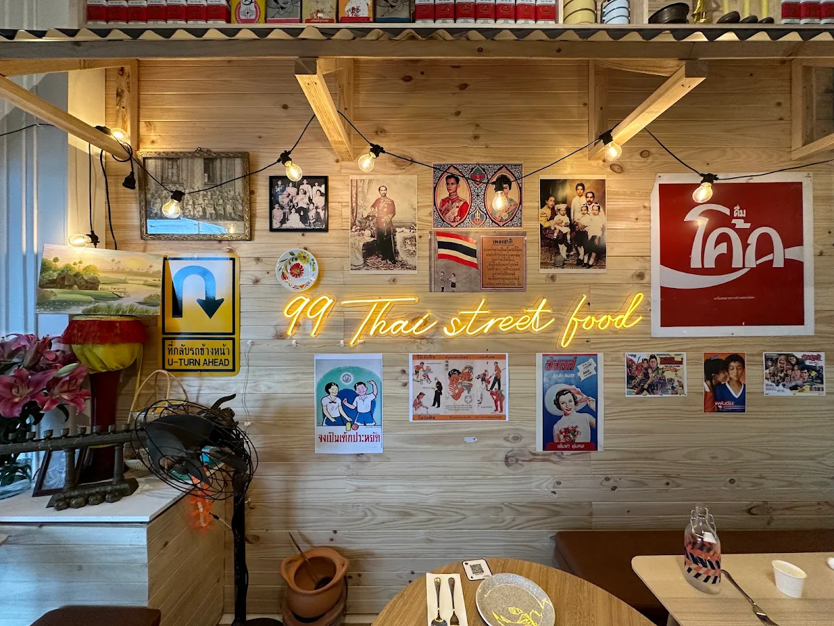 Vibe, 99 Thai Street Food