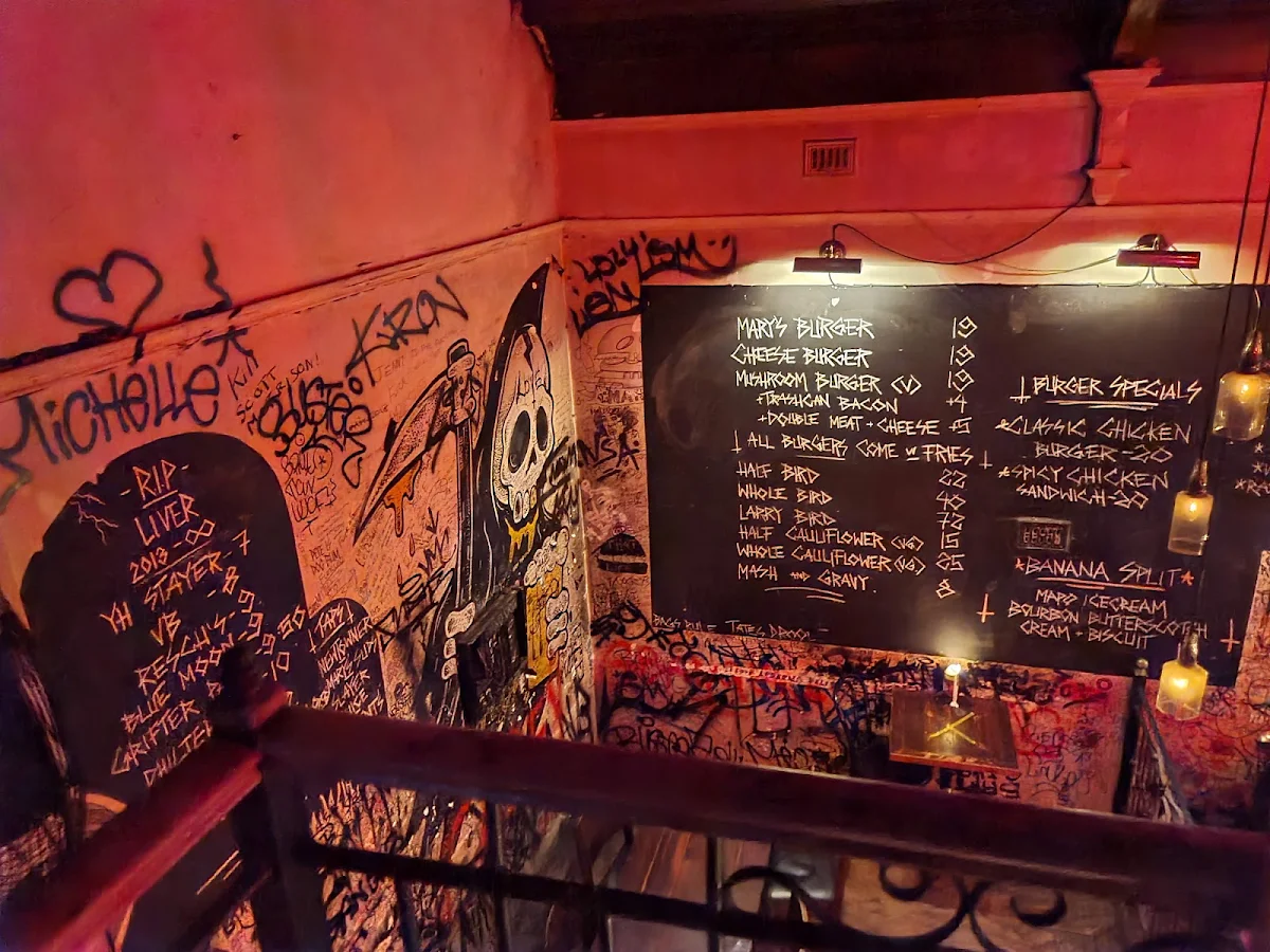 Menu, Mary's Newtown