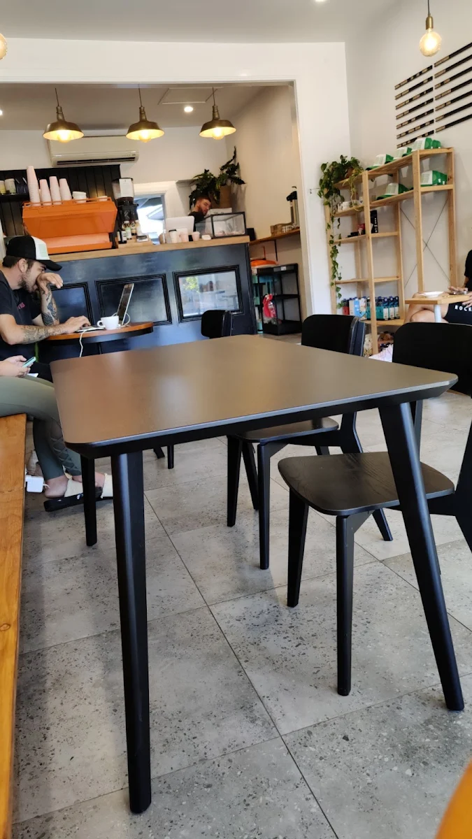 Vibe, WavyBone Coffee