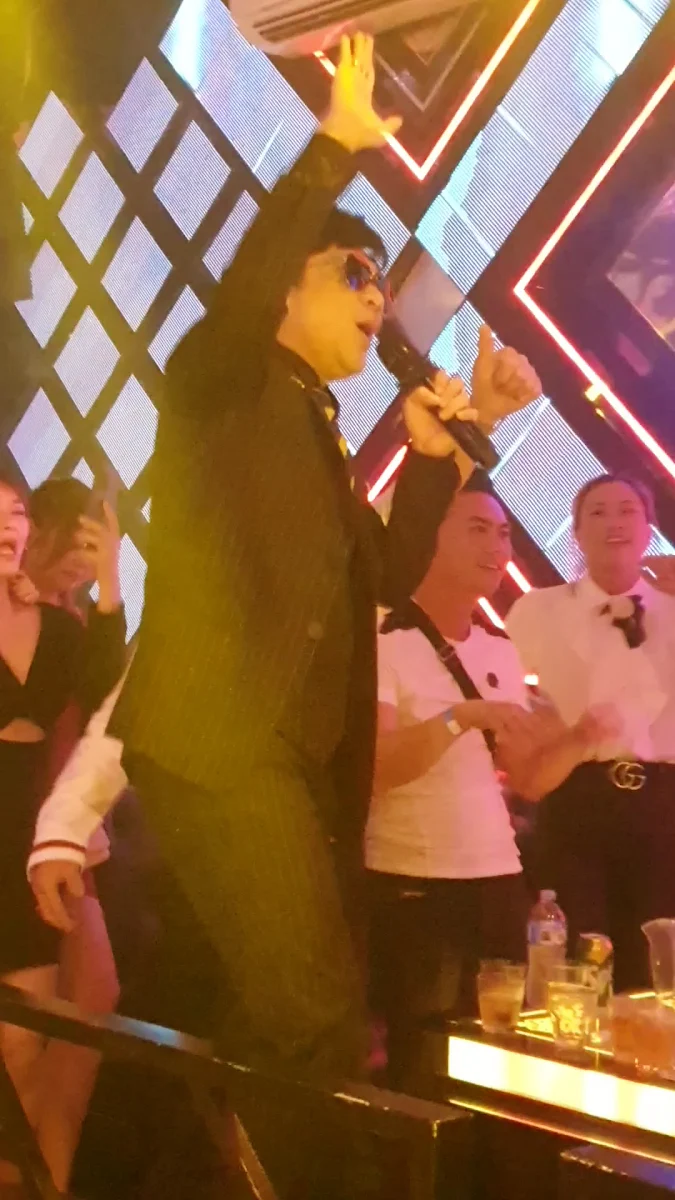 Vibe, Việt Phố Entertainment