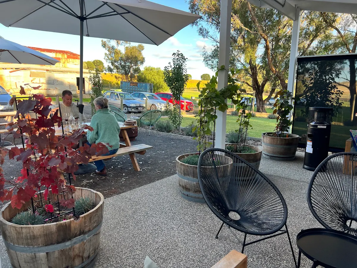 Vibe, Hounds of the Vine