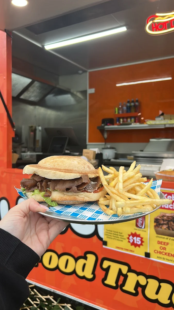 Food & drink, Lunchbox Food Truck