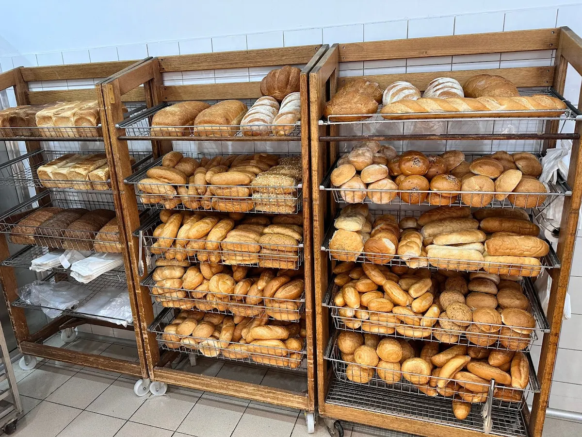 Vibe, Yve's Bakery