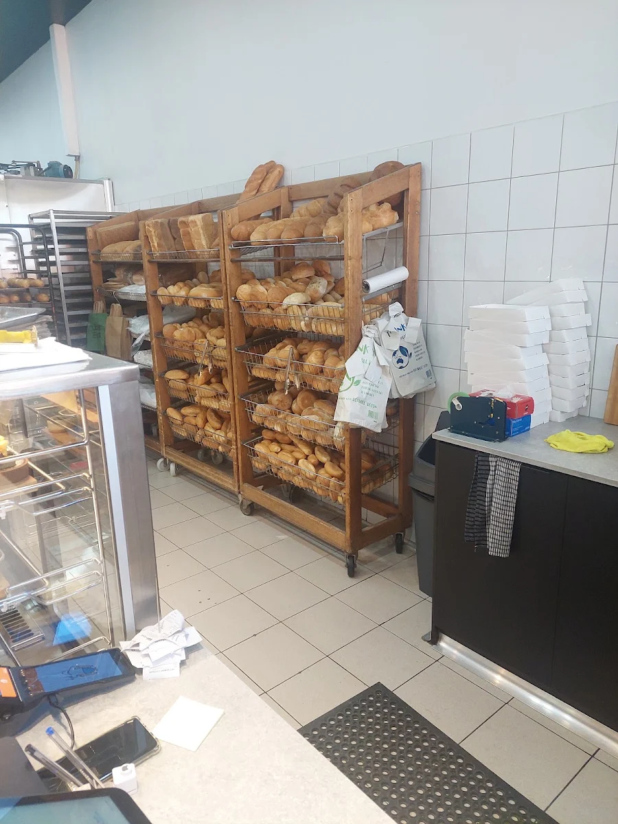 Vibe, Yve's Bakery