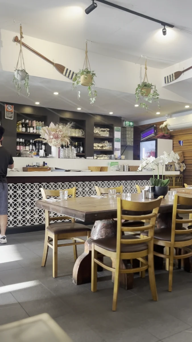 Vibe, Bluewater Cafe