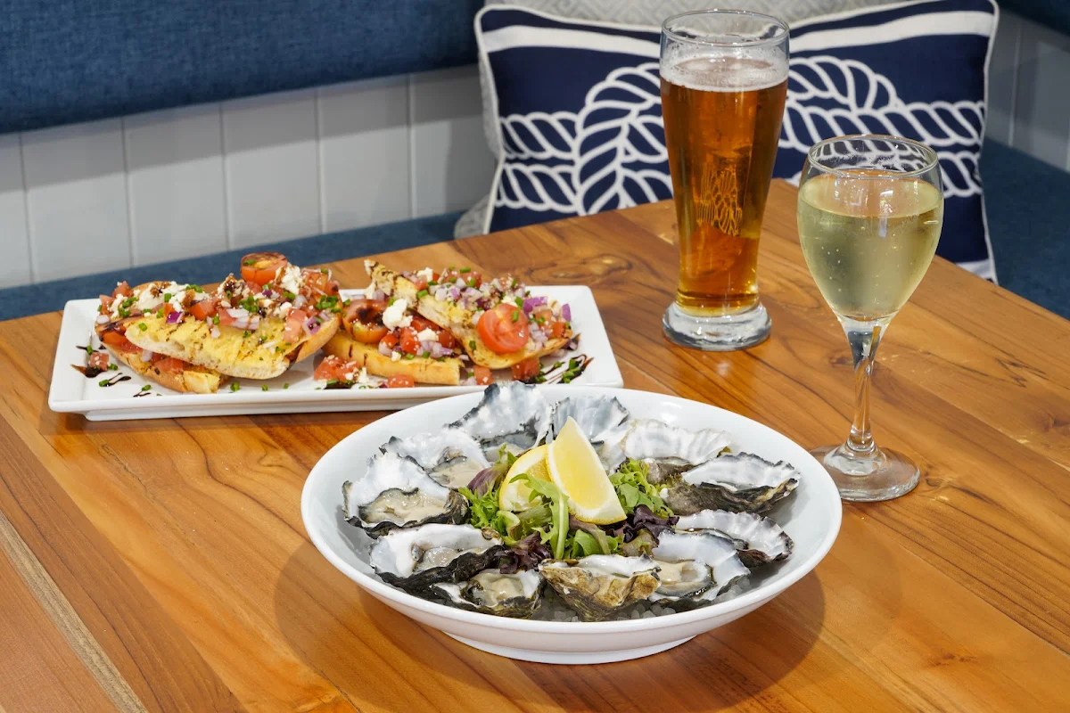 Food & drink, Henry's Restaurant and Bar