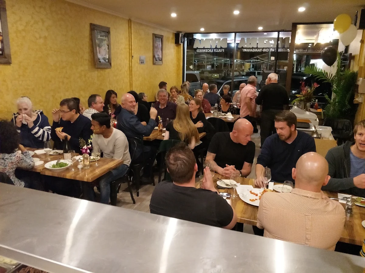 Vibe, Pizzeria Divina - Werribee