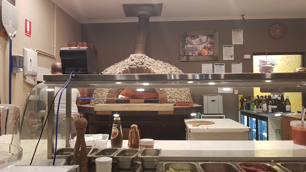 Vibe, Pizzeria Divina - Werribee