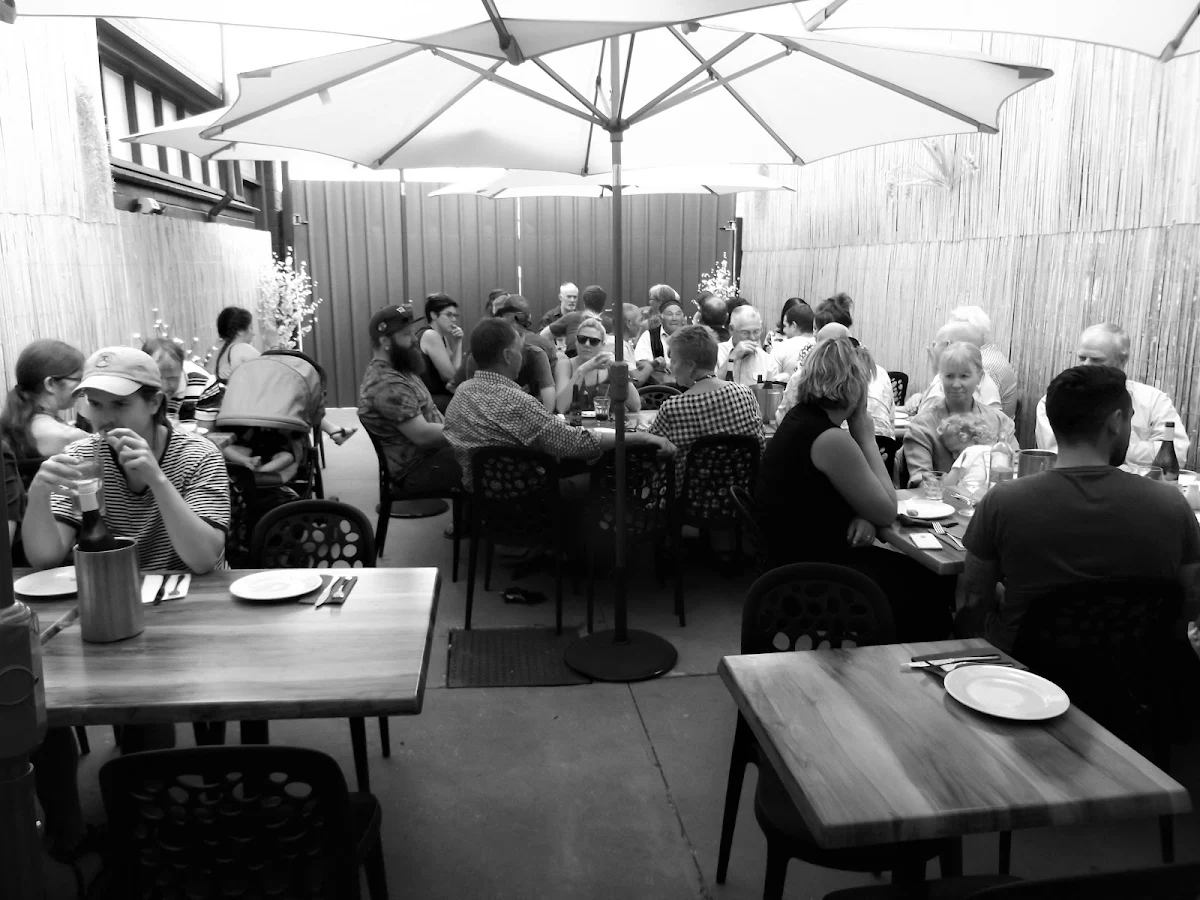 Vibe, Pizzeria Divina - Werribee