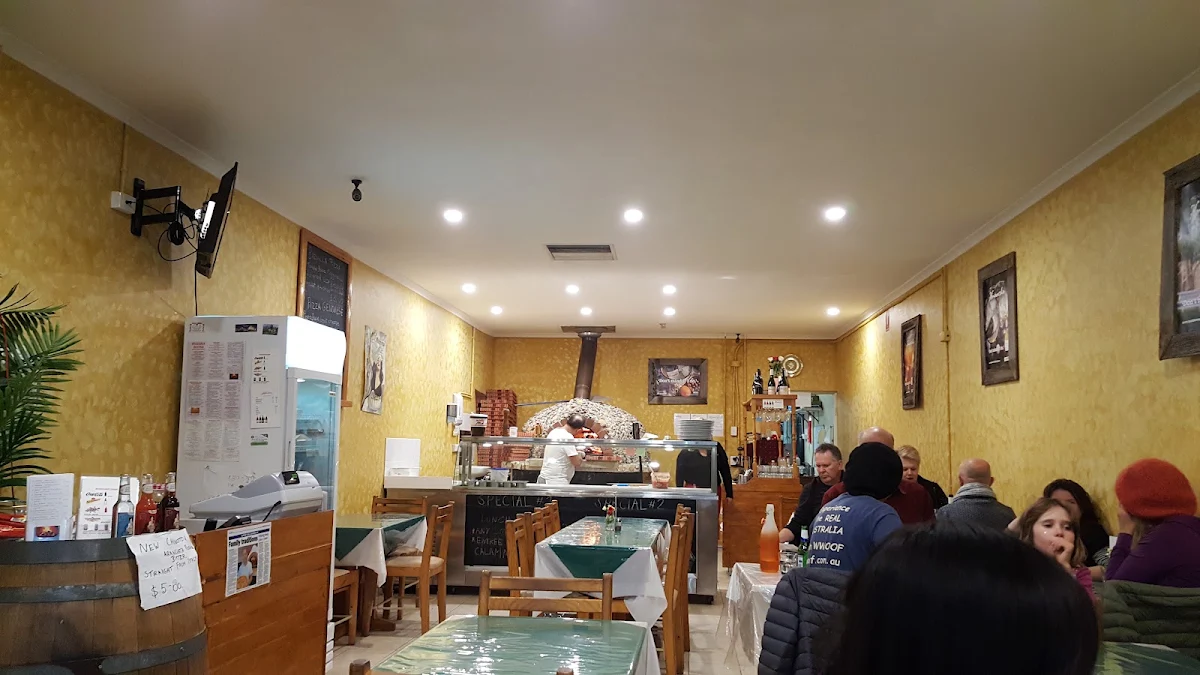 Vibe, Pizzeria Divina - Werribee