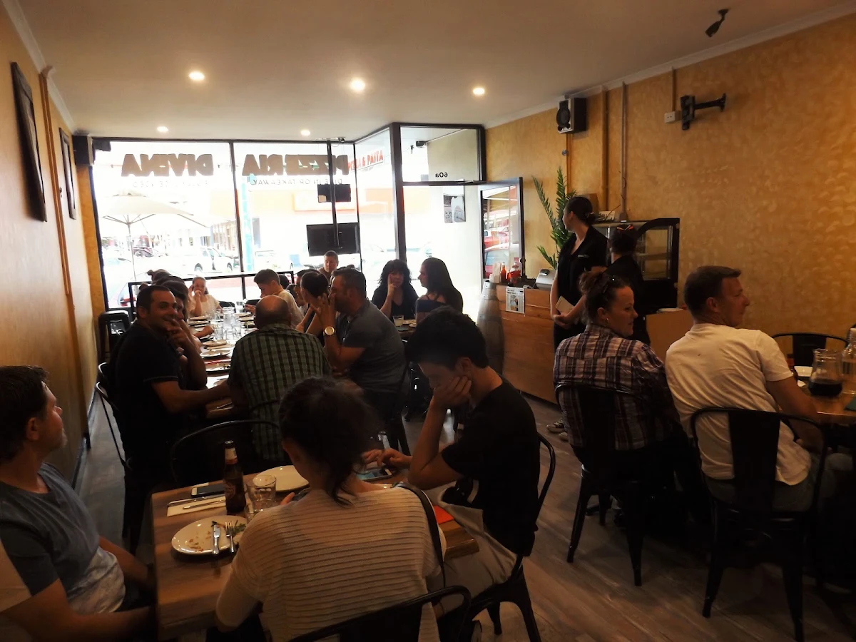 Vibe, Pizzeria Divina - Werribee