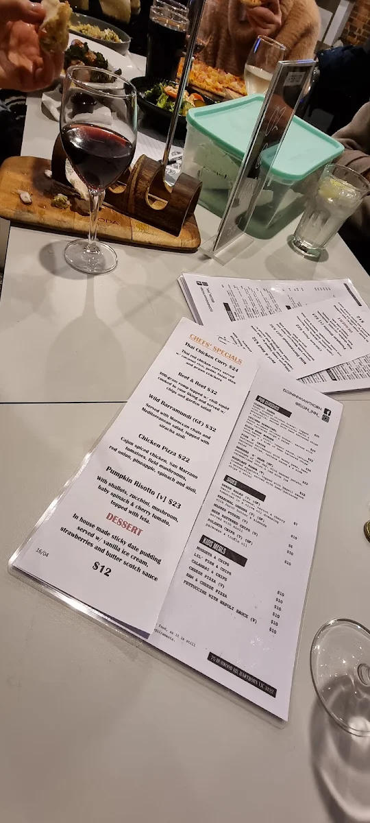 Menu, Elgin Inn Hotel